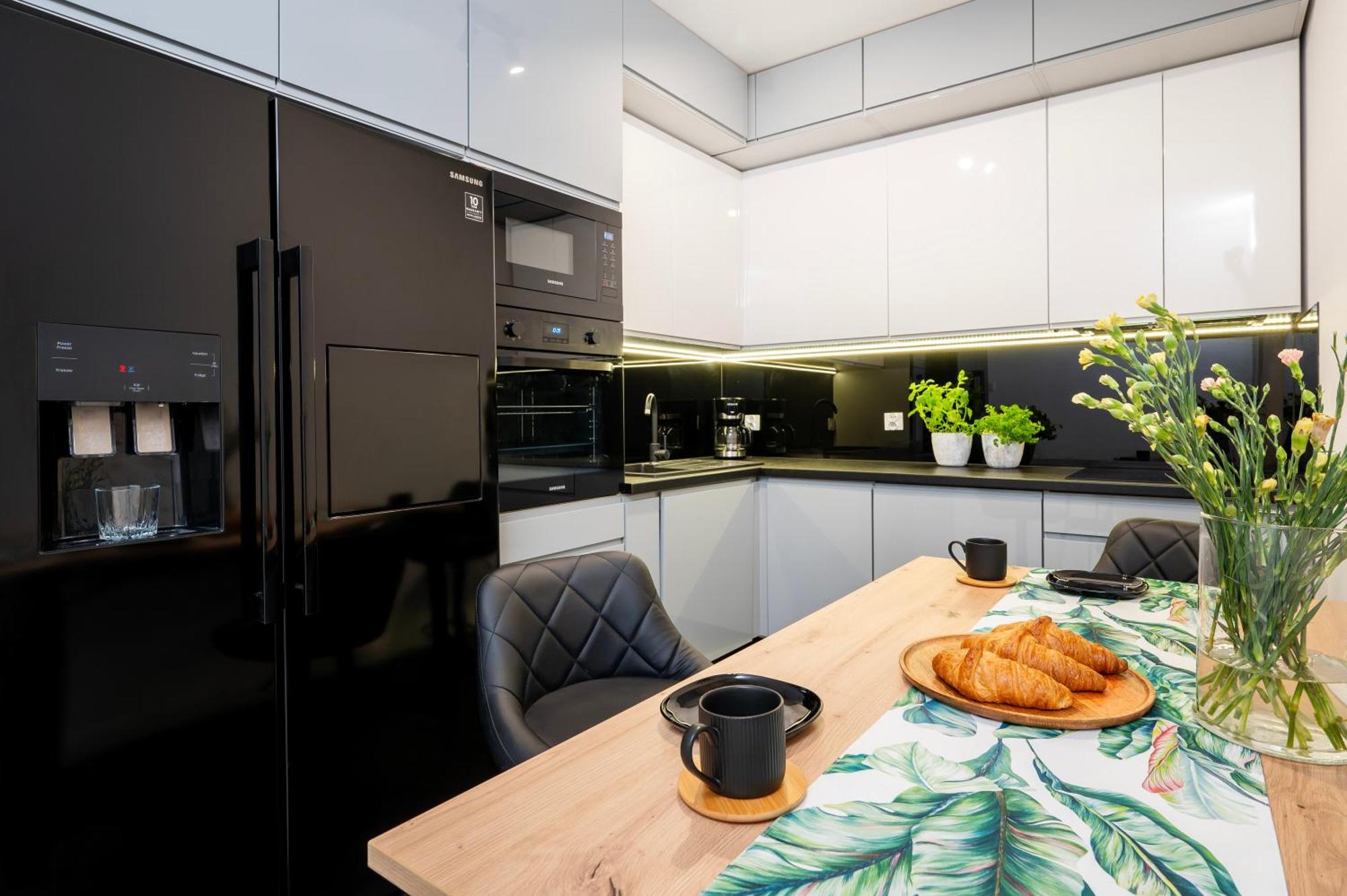 Manufaktura Residence - Apartamenty Industrial Z Parkingiem I Dwoma Lazienkami Лодзь Экстерьер фото